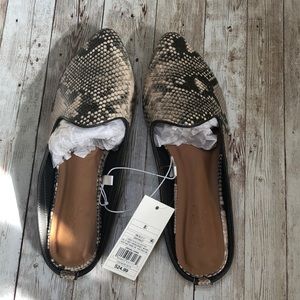 NWT snake print slides